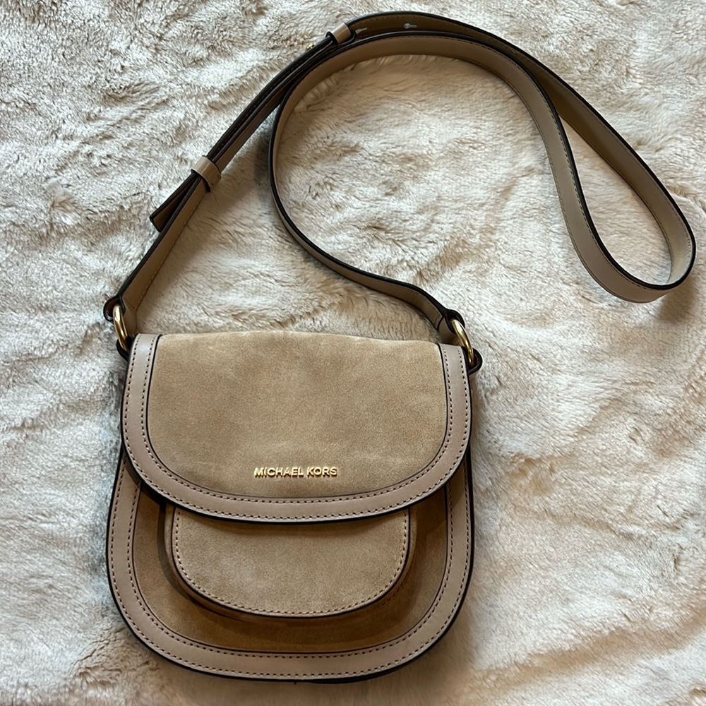 Michael Kors Suede Crossbody pocketbook